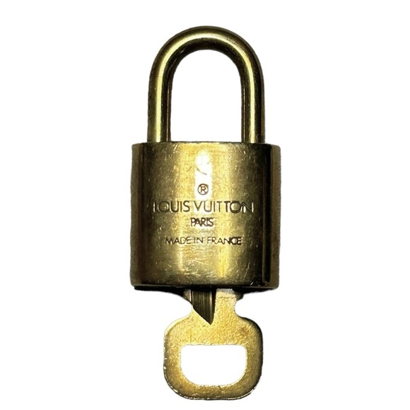 LOUIS VUITTON #319 Brass Padlock + Key Set - Picture 3 of 6